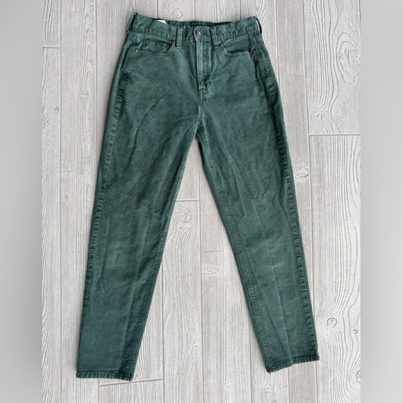 American Eagle Outfitters Pants - American Eagle Green Corduroy Mom Jeans Size 2 Regular